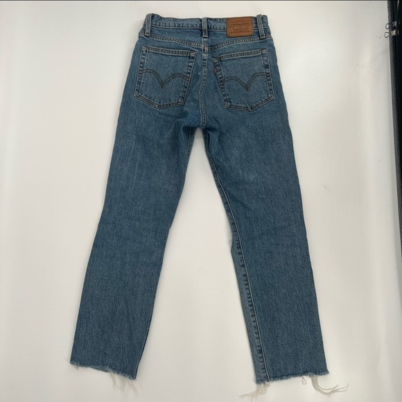 Levi's Wedgie Straight Distressed Rough Hem Button Fly Jeans Size 25 Women’s - Picture 3 of 9